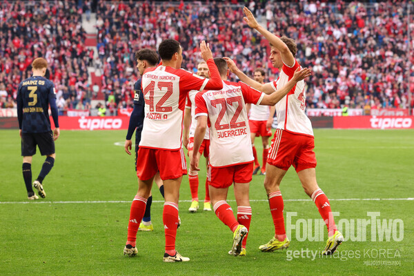 사진=게티이미지. 바이에른 뮌헨이 다름슈타트와의 분데스리가 경기를 앞두고 선발 명단을 발표했다. 이번에도 김민재는 벤치에서 출발하며 센터백 듀오는 마타이스 더 리흐트와 에릭 다이어가 구축했다.