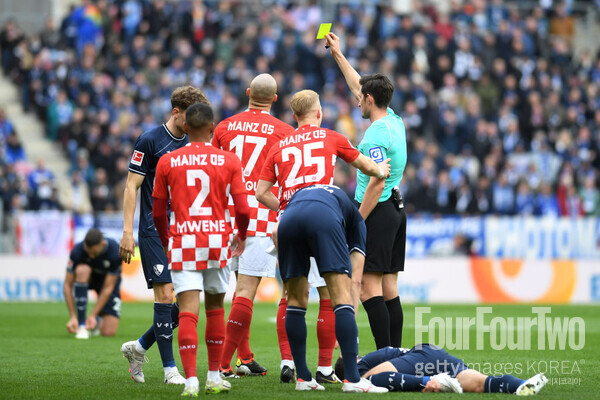 사진=게티이미지. 마인츠가 보훔전에서 2-0 완승을 거뒀다. 선발로 나선 이재성은 페널티킥을 유도하며 팀의 선제골을 이끌었고 후반전엔 정교한 헤더 패스를 통해 동료의 추가골을 도왔다. 이로써 이재성은 시즌 2호 어시스트를 적립했다. 마인츠는 이 경기 승리를 통해 리그 3경기 연속 무승의 늪에서 빠져나왔다.