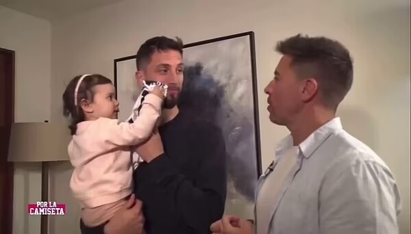 사진=트리뷰나. 손흥민을 향해 인종차별적 발언을 했던 로드리고 벤탄쿠르가 심각한 중징계를 받을 예정이다. 영국 매체 '디 애슬레틱'은 14일(이하 한국시간) “토트넘 홋스퍼는 벤탄쿠르가 팀 동료 손흥민과 관련한 발언으로 인해 장기간 출전 금지 처분을 받을 것으로 예상하고 있다. 벤탄쿠르는 지난 9월 이 발언으로 인해 잉글랜드 축구협회(FA) 규정 위반 혐의로 기소됐다”고 보도했다.