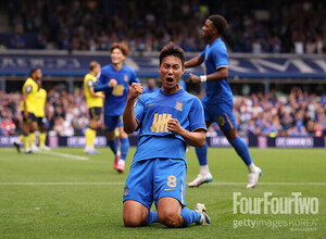 "세련된 마무리+인터내셔널 퀄리티" 백승호, 결승골 폭발...최고 평점+감... - 뉴스 썸네일 이미지