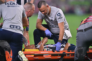 [오피셜] '탈맨유' 후 최악 부진...결국 경기 도중에 쓰러졌다→'어깨 탈... - 뉴스 썸네일 이미지